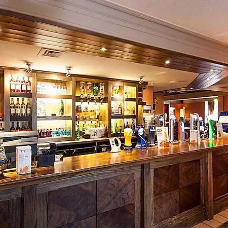 Premier South Hotel 3*